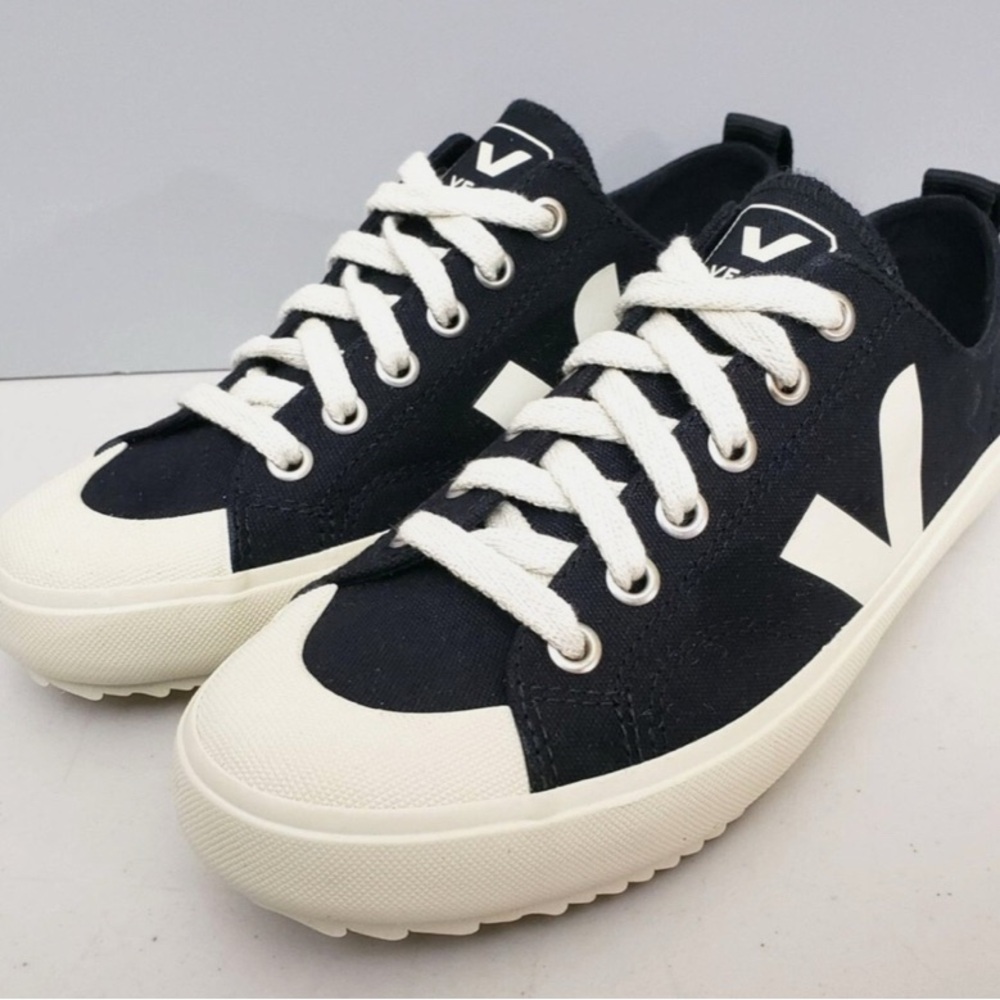 Veja Nova Canvas Black and Cream Women's Sneakers size 39